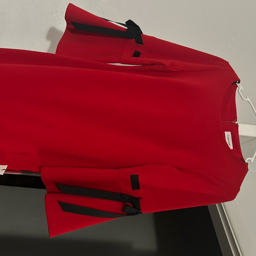 Calvin Klein Red Size 4